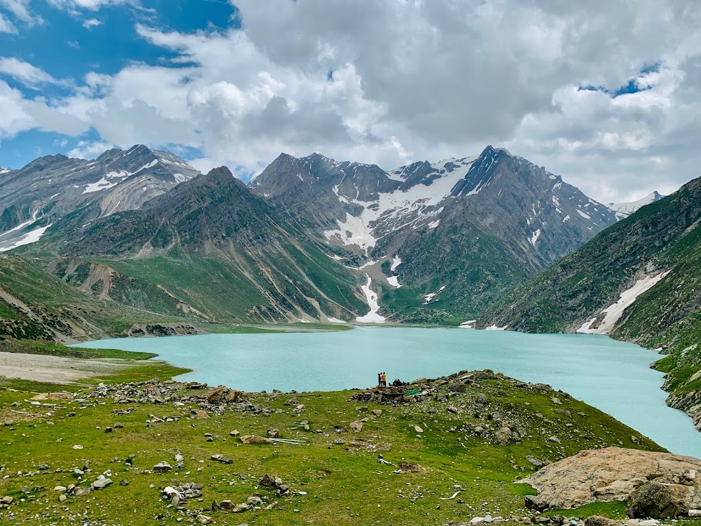 Sheshnag Lake pristine blue water